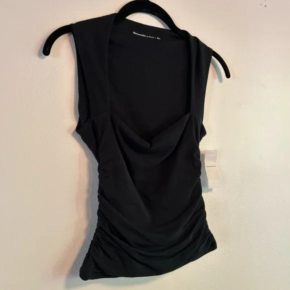 Abercrombie & Fitch Ava black top - Picture 3 of 5